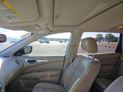 Magnetic Black 2018 Nissan Pathfinder SL