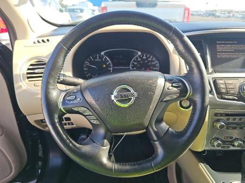 Magnetic Black 2018 Nissan Pathfinder SL