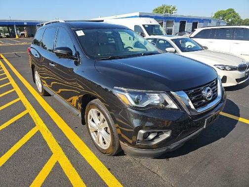 Magnetic Black 2018 Nissan Pathfinder SL