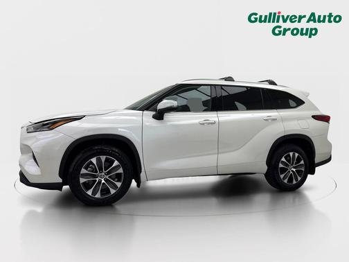 Blizzard Pearl 2021 Toyota Highlander XLE