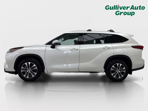 Blizzard Pearl 2021 Toyota Highlander XLE