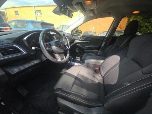Crystal White Pearl 2023 Subaru Ascent Premium 8-Passenger