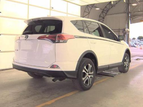 Super White 2018 Toyota RAV4 LE