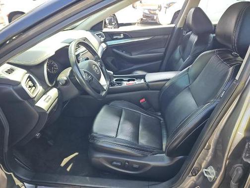 Gun Metallic 2021 Nissan Maxima 3.5 SV
