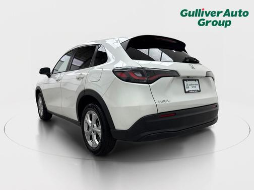 Platinum White Pearl 2023 Honda HR-V LX