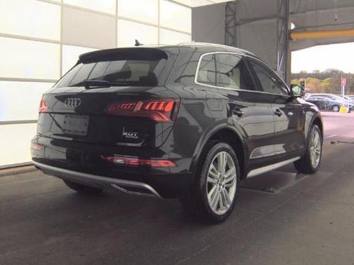 Brilliant Black 2018 Audi Q5 2.0T Tech Premium