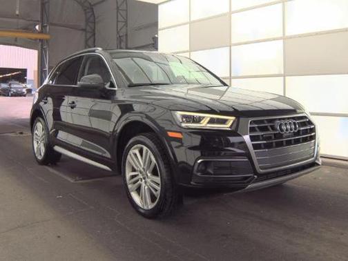 Brilliant Black 2018 Audi Q5 2.0T Tech Premium