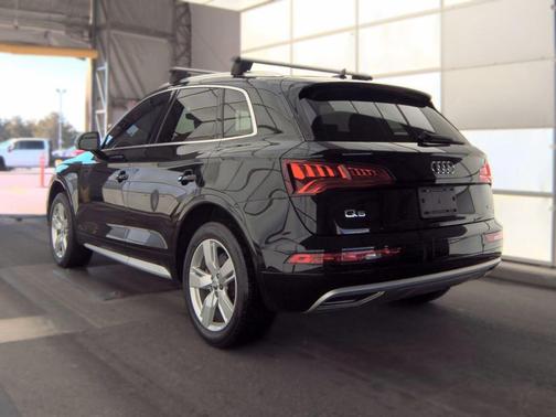 Brilliant Black 2019 Audi Q5 2.0T Premium