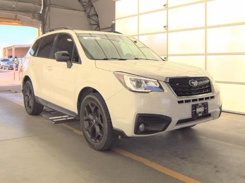 Crystal White Pearl 2018 Subaru Forester 2.5i Premium Black Edition
