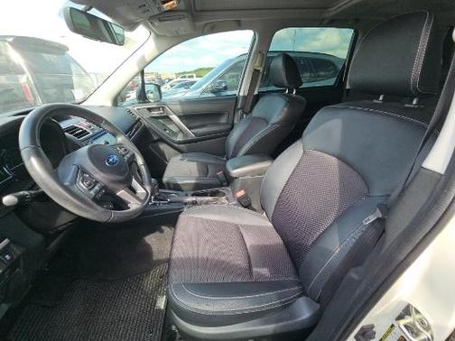 Crystal White Pearl 2018 Subaru Forester 2.5i Premium Black Edition