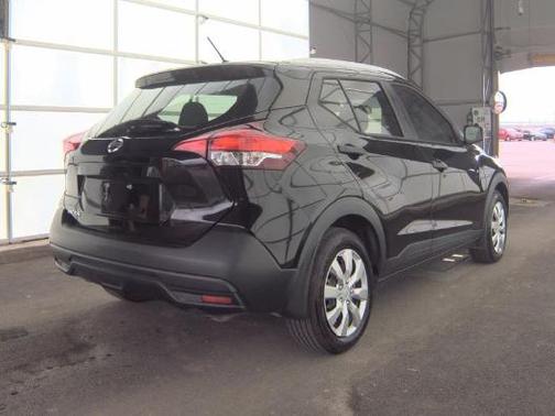 Super Black 2019 Nissan Kicks S