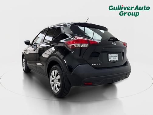 Super Black 2019 Nissan Kicks S