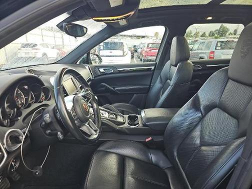 Jet Black Metallic 2016 Porsche Cayenne Cayenne