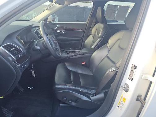 2019 Volvo XC90 T5 Momentum