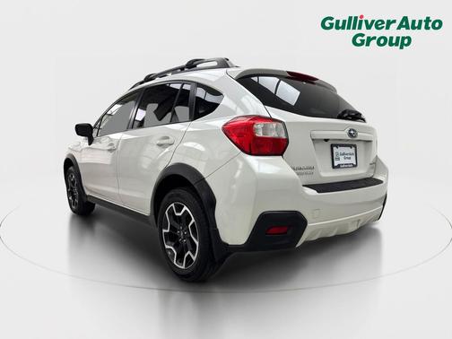 Crystal White Pearl 2017 Subaru Crosstrek 2.0i Limited