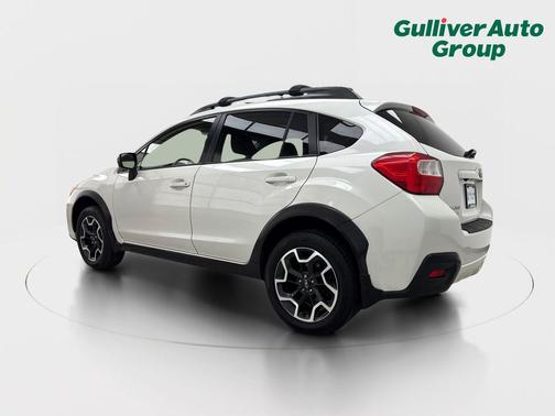 Crystal White Pearl 2017 Subaru Crosstrek 2.0i Limited