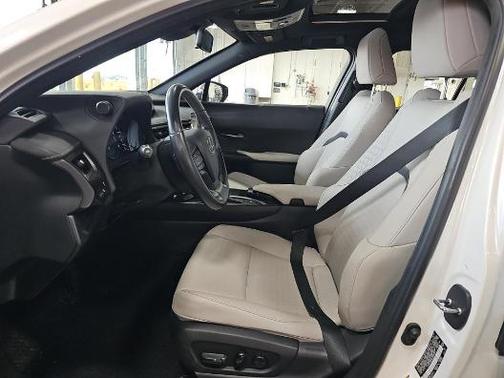 Eminent White Pearl 2020 Lexus UX 250h Base