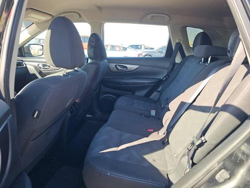 Magnetic Black 2016 Nissan Rogue S