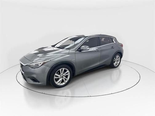 2018 INFINITI QX30 Luxury