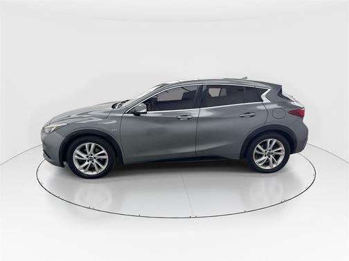 2018 INFINITI QX30 Luxury