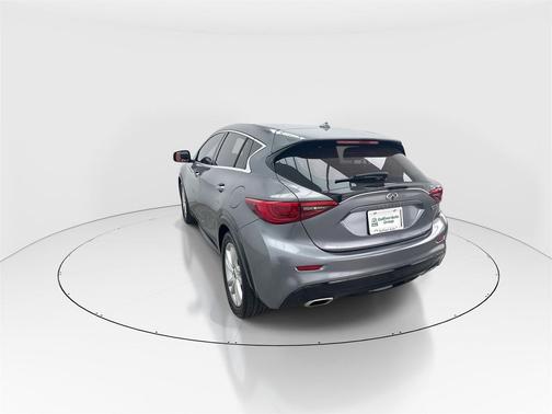 2018 INFINITI QX30 Luxury