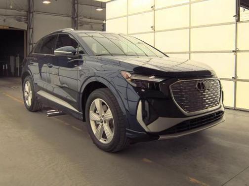 Navarra Blue Metallic 2023 Audi Q4 e-tron Premium Plus 50 quattro