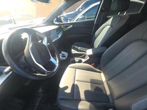 Navarra Blue Metallic 2023 Audi Q4 e-tron Premium Plus 50 quattro