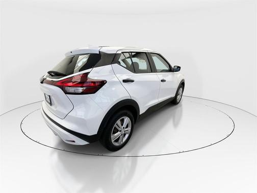 2022 Nissan Kicks S