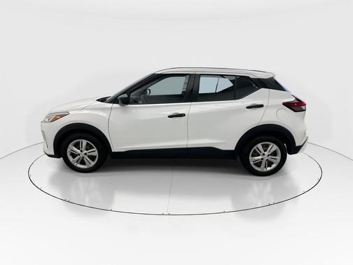 2022 Nissan Kicks S