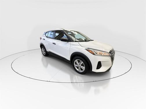 2022 Nissan Kicks S