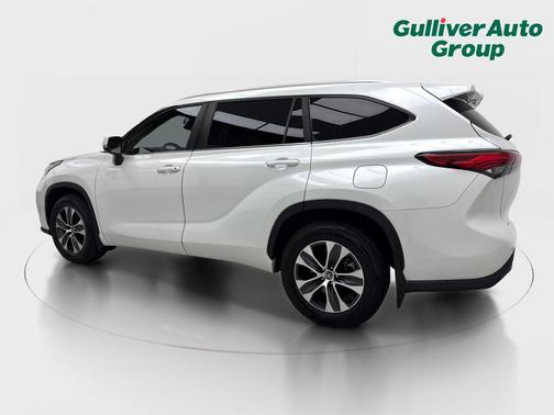 Wind Chill Pearl 2023 Toyota Highlander XLE