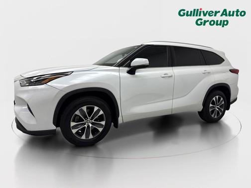 Wind Chill Pearl 2023 Toyota Highlander XLE