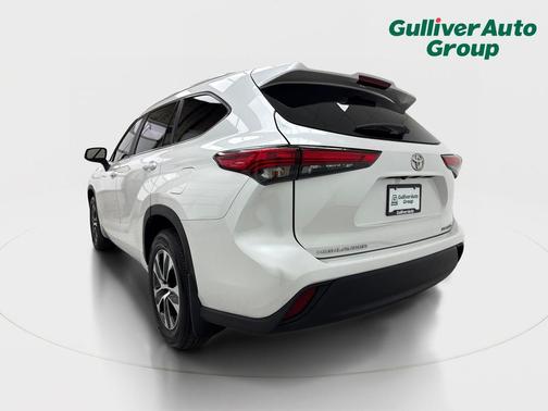 Wind Chill Pearl 2023 Toyota Highlander XLE