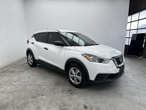 2020 Nissan Kicks S
