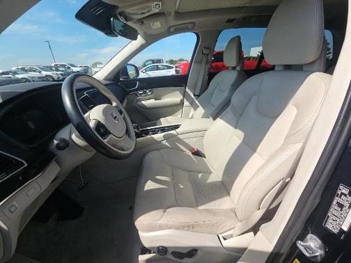 Magic Blue Metallic 2016 Volvo XC90 T6 Momentum