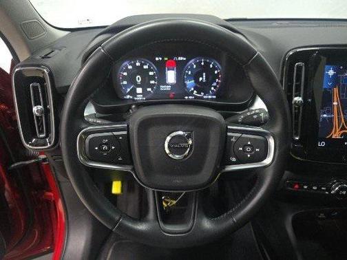 2019 Volvo XC40 T5 Momentum