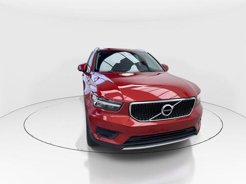 2019 Volvo XC40 T5 Momentum