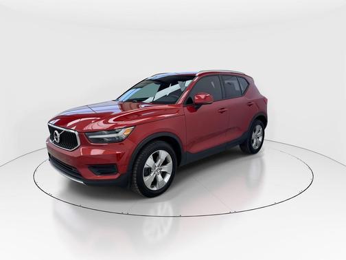 2019 Volvo XC40 T5 Momentum