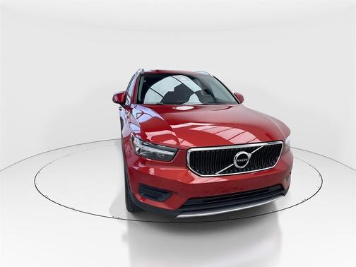 2019 Volvo XC40 T5 Momentum