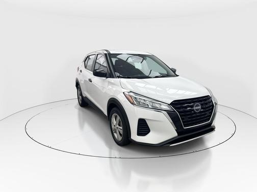 2022 Nissan Kicks S