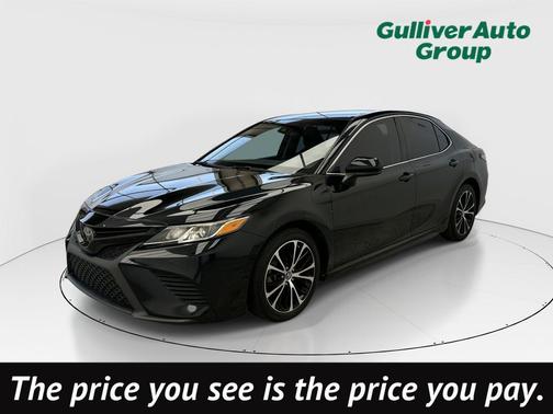 Midnight Black Metallic 2019 Toyota Camry SE