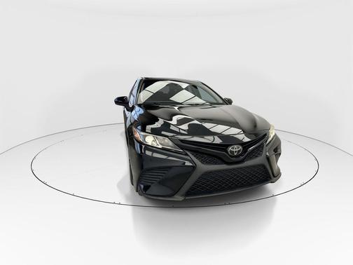 Midnight Black Metallic 2019 Toyota Camry SE