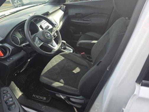 2019 Nissan Kicks S