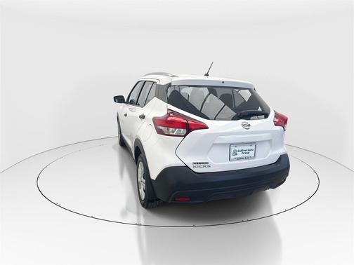 2019 Nissan Kicks S