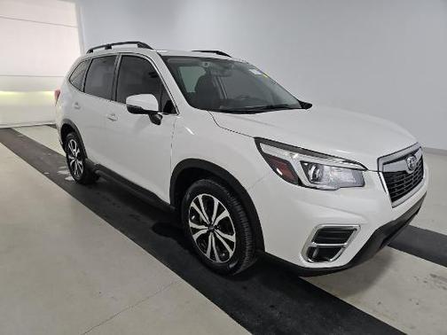 Crystal White Pearl 2019 Subaru Forester Limited