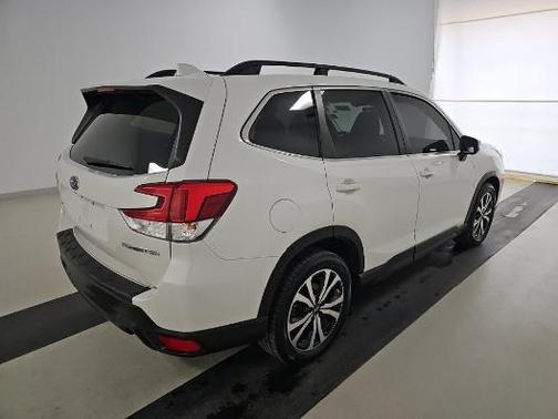 Crystal White Pearl 2019 Subaru Forester Limited