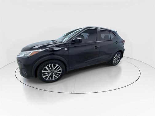 2022 Nissan Kicks SV