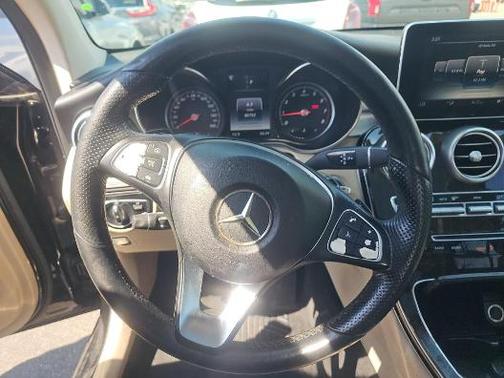 Obsidian Black Metallic 2018 Mercedes-Benz GLC 300 4MATIC