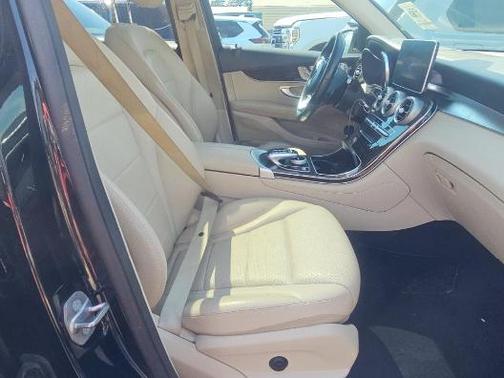 Obsidian Black Metallic 2018 Mercedes-Benz GLC 300 4MATIC