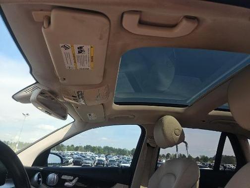 Obsidian Black Metallic 2018 Mercedes-Benz GLC 300 4MATIC